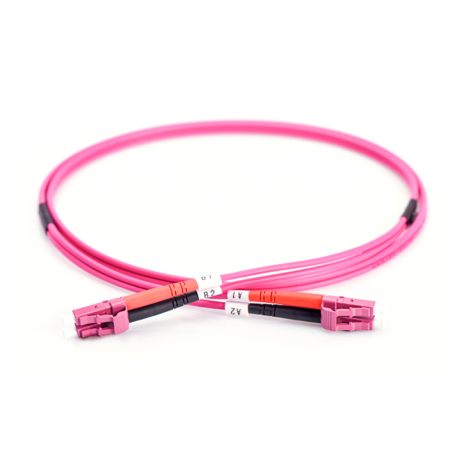 Digitus cable de conexión multimode en un entorno de oficina