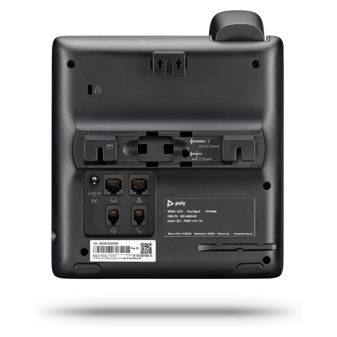 Profesional usando el Poly Teléfono IP Edge B30