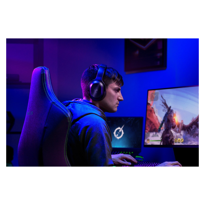 Razer Barracuda Pro Auriculares en uso