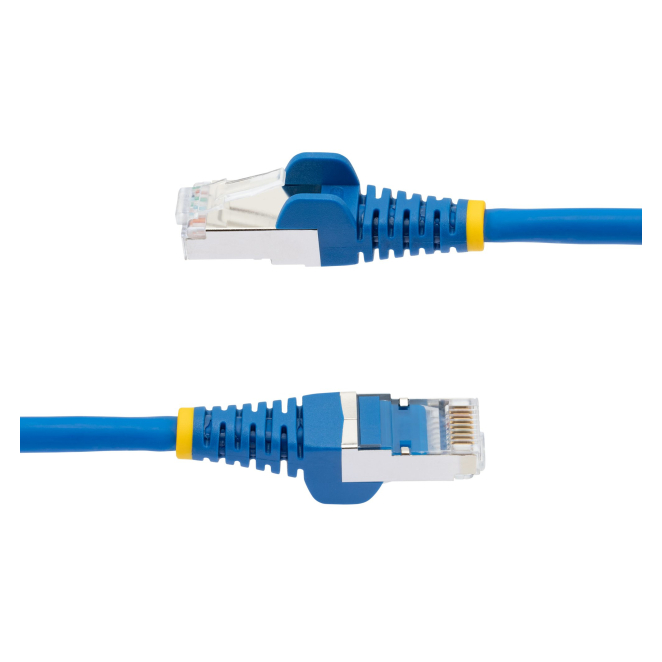 StarTech.com Cable de 3m de Red Ethernet CAT6a - Azul en uso