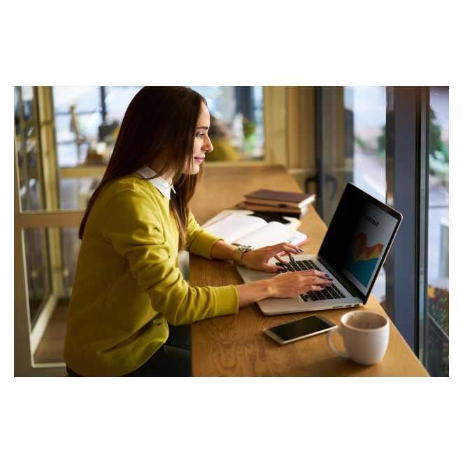 3M Filtro privacidad Bright Screen Apple® MacBook Air® 13 M2-M4, 16:10, BPNAP006 3 3M Filtro privacidad Bright Screen Contexto de usuario