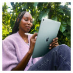 iPad Air Azul de Apple con 128GB de almacenamiento, pantalla de 11 pulgadas, 8GB de RAM y Wi-Fi 6E, SKU MC9X4TY/A