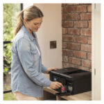 Impresora multifunción Brother DCP-J1360DW con inyección de tinta A4, resolución de 1200 x 6000 DPI, velocidad de 16 ppm y conectividad Wifi. SKU: DCPJ1360DWRE1.