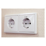 Brother cinta para impresora de etiquetas con color negro sobre transparente, modelo TZE-111, ideal para etiquetado claro y preciso.