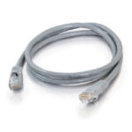 C2G Cable de conexión de red de 1 metro Cat5e sin blindaje con funda (UTP) en color gris, SKU 83141