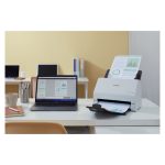 Canon imageFORMULA R30 escáner alimentado por hojas, con resolución de 600 x 600 DPI, tamaño A4 en color blanco. SKU: 6051C003