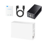 Adaptador e inyector de PoE Cudy POE220 con Gigabit Ethernet de 54 V montado sobre una mesa