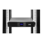 Sistema de alimentación ininterrumpida Eaton 9E2000IR con doble conversión, capacidad de 2 kVA y 1800 W, 6 salidas AC