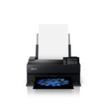 Impresora de gran formato Epson SureColor SC-P700 con resolución de 5760 x 1440 DPI, Wifi, inyección de tinta a color, tamaño A3 y conectividad Ethernet. SKU: C11CH38402