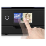 Imagen de la impresora multifunción Epson Expression Photo XP-970 con capacidad de impresión de alta resolución, SKU C11CH45402