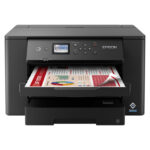 Vista frontal de la impresora de inyección de tinta Epson WorkForce WF-7310DTW con capacidad A3 y resolución de 4800 x 2400 DPI. SKU: C11CH70402
