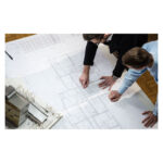 Vista de la impresora inalámbrica Epson SureColor SC-T5405 con soporte, modelo SKU C11CJ56301A0, ideal para impresiones de alta calidad.