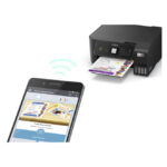 Vista de la impresora Epson EcoTank ET-2871 de inyección de tinta, compatible con A4, resolución de 5760 x 1440 DPI, velocidad de 33 ppm y conectividad Wifi. SKU: C11CJ66422