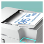 Vista frontal de la impresora Epson EcoTank ET-4956 con impresión de inyección de tinta, resolución de 4800 x 1200 DPI, velocidad de 35 ppm y conectividad Wifi. SKU: C11CL40403