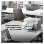 Vista frontal de la impresora Epson EcoTank ET-4956 con impresión de inyección de tinta, resolución de 4800 x 1200 DPI, velocidad de 35 ppm y conectividad Wifi. SKU: C11CL40403