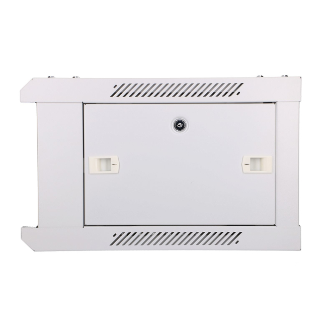 Extralink Armario rackmount 4U 600x450 Gris montaje en la pared 3 Usuarios técnicos trabajando con Extralink armario rackmount 4U