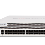 Fortinet FortiWeb-2000F Web Application Firewall, 4 puertos SFP+ 10GE, 4 puertos bypass GE RJ45, 4 puertos GE SFP, 2 puertos de gestión GE, fuentes de poder AE duales, 2x480GB SSD almacenamiento. SKU: FWB-2000F