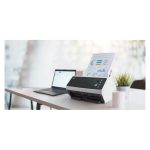 Escáner Ricoh FI-8150 con alimentador automático de documentos (ADF) y alimentación manual, resolución de 600 x 600 DPI, para A4 en color negro y gris. SKU PA03810-B101.