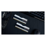 Imagen del módulo de memoria G.Skill Trident Z RGB con 32 GB de capacidad, 2 x 16 GB DDR5 a 6000 MT/s, SKU F5-6000J3238F16GX2-TZ5RS