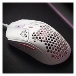 Ratón gaming HyperX Pulsefire Haste coloreado en negro y rojo, con diseño ultra ligero y ergonómico. SKU: 4P5E3AA