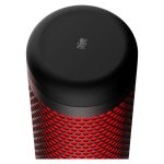 Imagen del micrófono USB HyperX QuadCast en colores negro y rojo con iluminación roja, ideal para streaming. SKU: 4P5P6AA