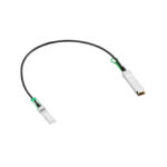 Imagen del HPE Aruba Networking DAC Cable, modelo S1J07A, con conectividad de 50G desde QSFP56 a SFP56 y longitud de 0.65 metros