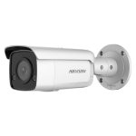 Cámara de seguridad IP exterior de la marca Hikvision modelo DS-2CD2T46G2-ISU/SL(2.8MM)(C) con resolución de 2688 x 1520 píxeles, montaje en techo o pared, y forma de bala.