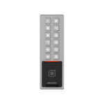 Lector de control de acceso Hikvision DS-K1T805MBFWX(STD) en color plata, modelo básico para control de accesos.