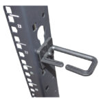 Imagen del armario rack Intellinet 714242, un rack independiente de 26U en color negro con estructura robusta y espaciosa.