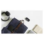 Vista frontal del SSD externo Kioxia Exceria Plus G2 - 500 GB con conector USB Tipo C 3.2 Gen 2, modelo LXD20K500TG8. Color negro.