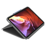 Carcasa de teclado Logitech Rugged Folio para iPad con SKU 920-011206, resistente y duradera.