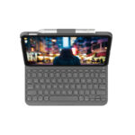 Vista frontal del Logitech Slim Folio, modelo 920-011423, con teclado inalámbrico y soporte ajustable para tablets.