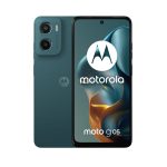 Imagen del Motorola moto g05 con pantalla de 6.67 pulgadas, SIM doble, Android 15, 4 GB de RAM, 128 GB de almacenamiento, batería de 5200 mAh, en color verde. SKU: PB6L0033RO