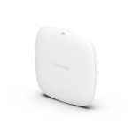 NETGEAR WAX210, punto de acceso inalámbrico de 1800 Mbit/s, en color blanco, con soporte para Energía sobre Ethernet (PoE). SKU: WAX210-100EUS