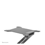 Imagen del soporte para portátil Neomounts DS20-740BL1 ajustable en altura, plegable y compacto, adecuado para portátiles de 11 a 15 pulgadas.