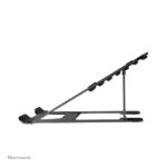 Imagen del soporte para portátil Neomounts NSLS085BLACK, plegable, compacto y universal, compatible con laptops de 10 a 17 pulgadas, SKU NSLS085BLACK