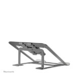 Neomounts NSLS085GREY, soporte plegable para portátil, compatible con laptops de 10 a 17 pulgadas, SKU NSLS085GREY