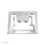 Neomounts soporte plegable y compacto para portátiles de 10 a 17 pulgadas, SKU NSLS085SILVER, ideal para ahorrar espacio y mejorar la ergonomía