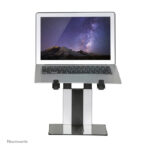 Soporte para portátil Neomounts NSLS200 ajustable en altura, plegable y compacto, compatible con portátiles de 10 a 17 pulgadas