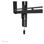 Soporte de pared Neomounts para TV de 43 a 86 pulgadas, inclinable y fácil de montar. SKU: WL35-550BL18