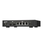 Imagen del QNAP QSW-2104-2S, un switch no administrado de 2.5G Ethernet en color negro con dos puertos SFP+. SKU QSW-2104-2S.