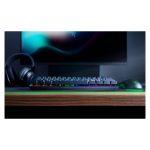 Teclado mecánico Razer Huntsman Mini para juegos con retroiluminación RGB, diseño QWERTY internacional de EE.UU. en color negro. SKU RZ03-03390200-R3M1