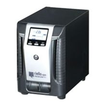 Vista frontal del Riello UPS SEP 1500, sistema de alimentación ininterrumpida de 1,5 kVA con 4 salidas AC y potencia de 1200 W - SKU SEP 1500