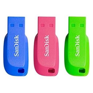 Unidad flash USB SanDisk Cruzer Blade de 16GB, puerto USB tipo A 2.0, disponible en azul, verde y rosa. SKU: SDCZ50C-016G-B46T