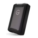 SanDisk G-DRIVE ArmorATD disco duro externo con 6 TB de capacidad, tamaño 2.5 pulgadas, USB Tipo C 3.2 Gen 1, en colores negro y gris. SKU SDPHE1G-006T-GBAND