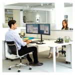 Soporte para monitor Techly ICA-LCD 2524 para pantallas de 32 pulgadas, montable en escritorio y de color negro