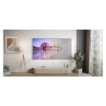 Soporte para TV Techly ICA-PLB 369F en color negro, con altura ajustable de hasta 3,05 metros para pantallas de 120 pulgadas.