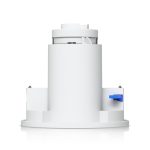 Cámara de seguridad Ubiquiti UACC-G6-PTZ-ICM-W con montaje para vivienda, ideal para vigilar exteriores con alta resolución.