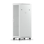 Armario rack Ubiquiti UACC-RACK-42U blanco independiente, capacidad de 42U para servidores y equipos de red.