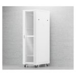 Armario rack Ubiquiti UACC-RACK-42U blanco independiente, capacidad de 42U para servidores y equipos de red.